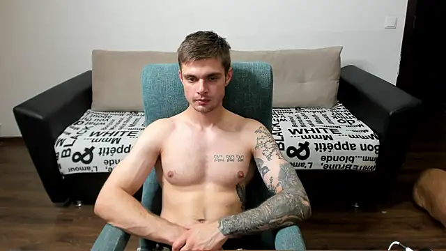 maks wolfis online show from December 2024 08:47:02 PM