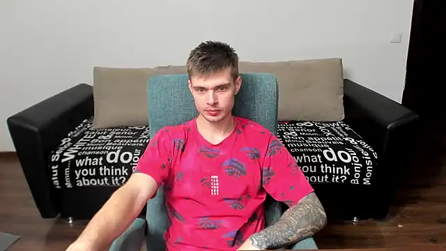 maks wolfis online show from February 2025 03:30:01 PM