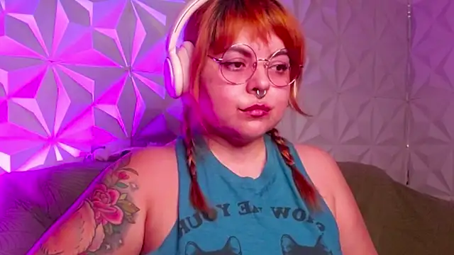 Snapshot of Satyn_doll chatting on September 2025 11:27:02 PM Satyn doll online show from September 2025 11:27:02 PM