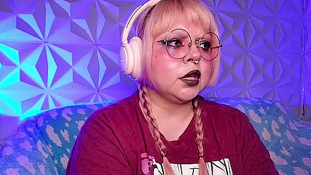 Satyn doll online show from May 2026 11:09:01 PM