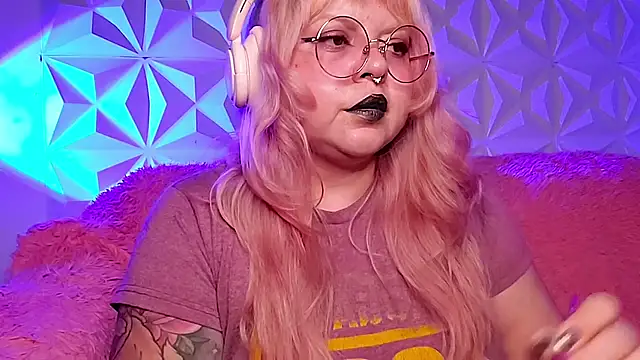 Satyn doll online show from May 2026 12:41:02 AM