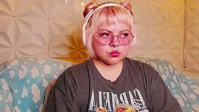 Satyn doll online show from June 2026 10:13:02 PM