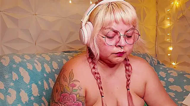 Satyn doll online show from June 2026 12:24:01 AM