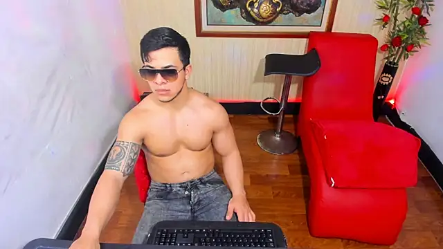 Snapshot of PowerExplosive chatting on April 2026 02:10:01 AM PowerExplosive online show from April 2026 02:10:01 AM