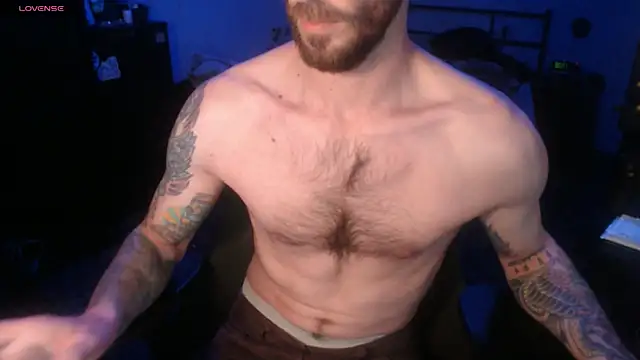 Snapshot of SexxxyLouis chatting on October 2025 01:47:02 PM SexxxyLouis online show from October 2025 01:47:02 PM