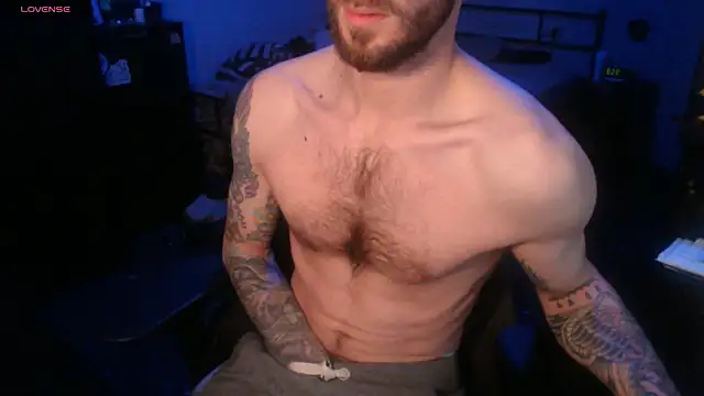 Snapshot of SexxxyLouis chatting on November 2025 09:00:02 AM SexxxyLouis online show from November 2025 09:00:02 AM