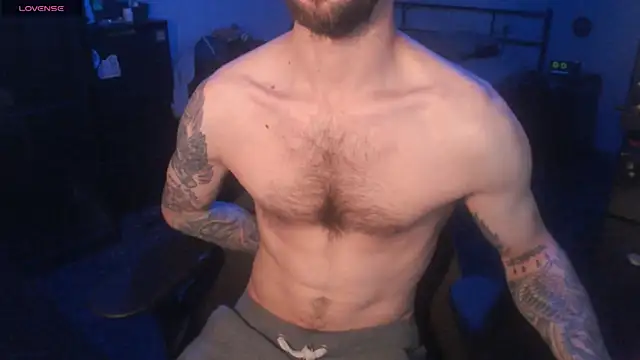 Snapshot of SexxxyLouis chatting on November 2025 09:10:01 AM SexxxyLouis online show from November 2025 09:10:01 AM