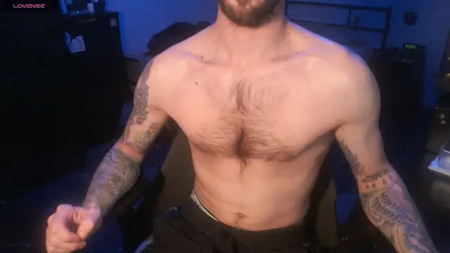 Snapshot of SexxxyLouis chatting on November 2025 01:55:02 PM SexxxyLouis online show from November 2025 01:55:02 PM