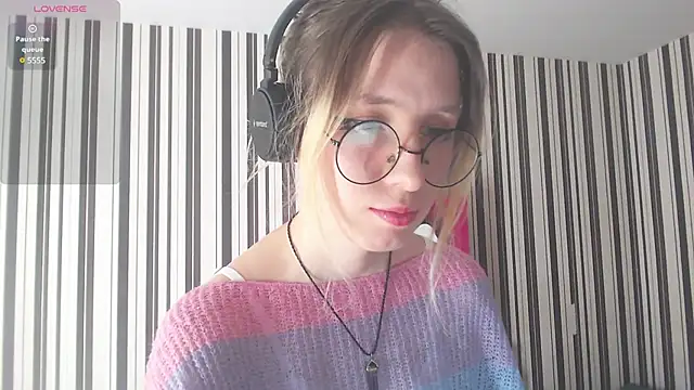 Snapshot of _Hanna_Moon_ chatting on December 2024 08:23:02 AM Hanna Moon online show from December 2024 08:23:02 AM