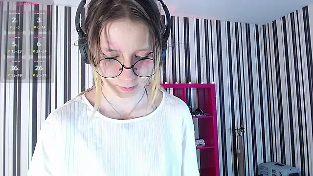 Snapshot of _Hanna_Moon_ chatting on February 2025 07:15:01 AM Hanna Moon online show from February 2025 07:15:01 AM