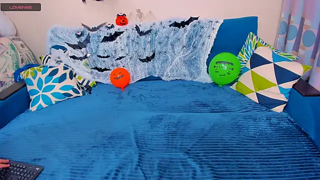 EllenMoore online show from November 2025 03:08:02 AM