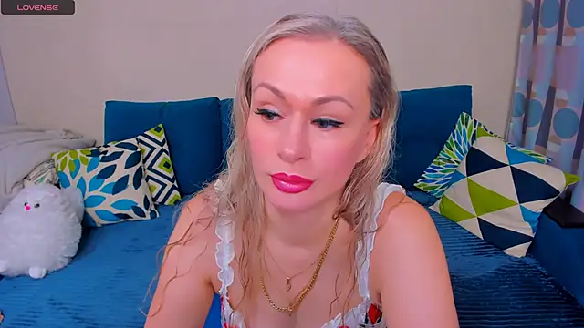 EllenMoore online show from November 2025 03:06:01 AM