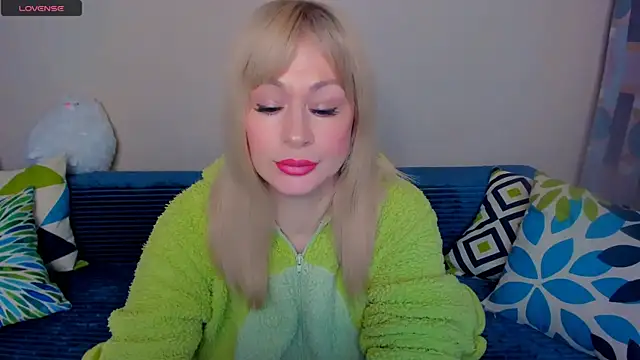 EllenMoore online show from April 2026 03:11:01 AM
