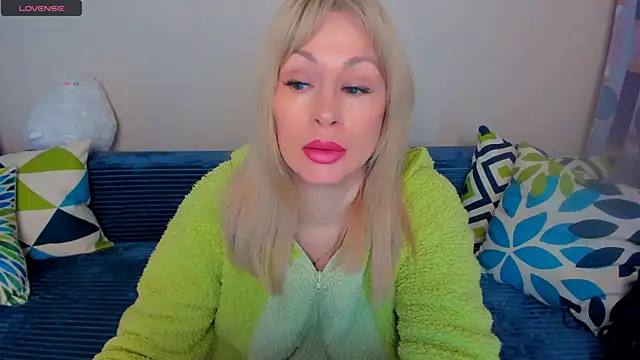 EllenMoore online show from April 2026 03:10:01 AM