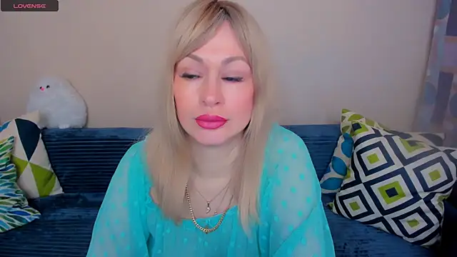 EllenMoore online show from May 2026 03:11:02 AM