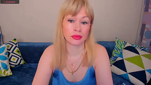 EllenMoore online show from May 2026 03:12:01 AM