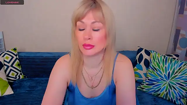 EllenMoore online show from May 2026 03:12:02 AM