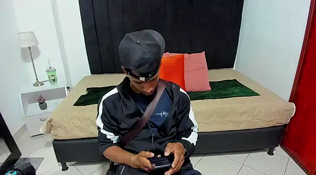 Snapshot of anhtony_wayans chatting on December 2024 07:49:01 PM anhtony wayans online show from December 2024 07:49:01 PM