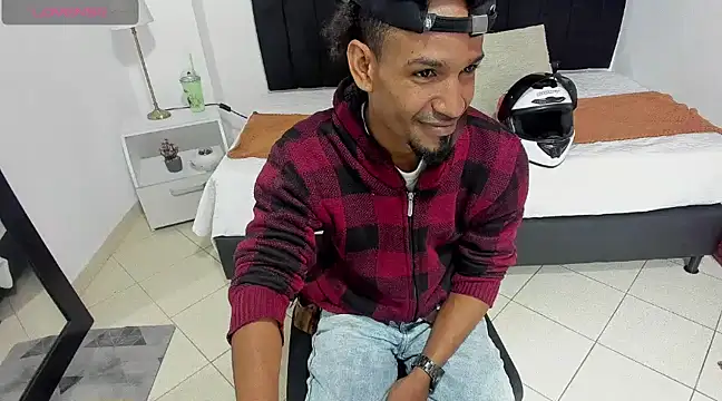 Snapshot of anhtony_wayans chatting on December 2024 11:51:01 PM anhtony wayans online show from December 2024 11:51:01 PM