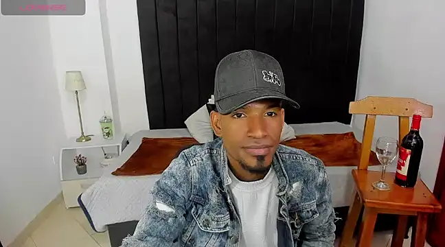 Snapshot of anhtony_wayans chatting on January 2025 12:02:01 AM anhtony wayans online show from January 2025 12:02:01 AM