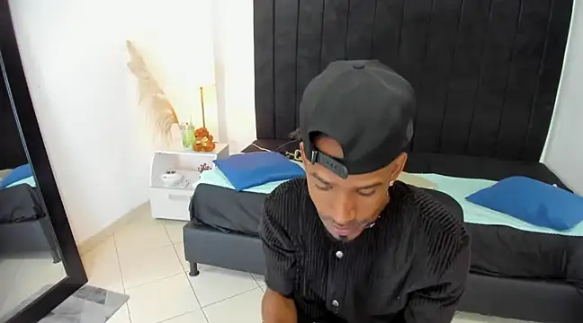 Snapshot of anhtony_wayans chatting on February 2025 12:15:02 AM anhtony wayans online show from February 2025 12:15:02 AM