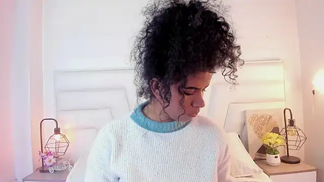 Snapshot of Ellie_Alves chatting on December 2024 03:22:01 PM Ellie Alves online show from December 2024 03:22:01 PM