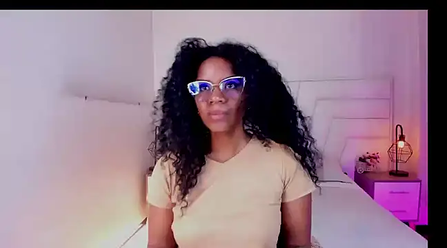 Snapshot of Ellie_Alves chatting on February 2025 01:21:01 PM Ellie Alves online show from February 2025 01:21:01 PM