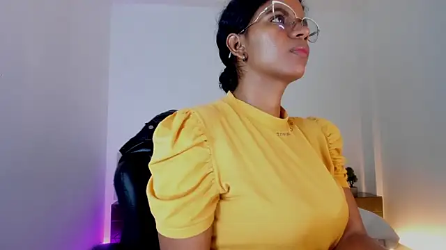 Snapshot of Ellie_Alves chatting on March 2025 01:20:02 PM Ellie Alves online show from March 2025 01:20:02 PM