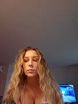 Snapshot of LilyOrion chatting on October 2025 06:09:02 PM LilyOrion online show from October 2025 06:09:02 PM