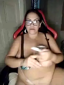 Snapshot of AyantiPonz79 chatting on February 2026 02:19:01 AM AyantiPonz79 online show from February 2026 02:19:01 AM