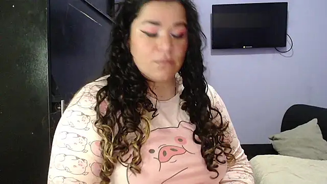 Snapshot of ANGELIQUE_KLANE chatting on February 2025 06:37:01 AM ANGELIQUE KLANE online show from February 2025 06:37:01 AM