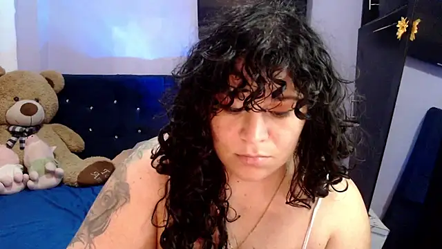 Snapshot of ANGELIQUE_KLANE chatting on November 2025 05:46:01 PM ANGELIQUE KLANE online show from November 2025 05:46:01 PM