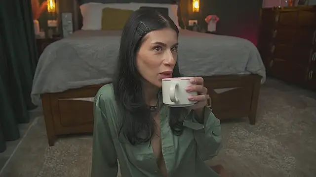 Snapshot of AlyonaX chatting on September 2025 07:19:02 PM AlyonaX online show from September 2025 07:19:02 PM