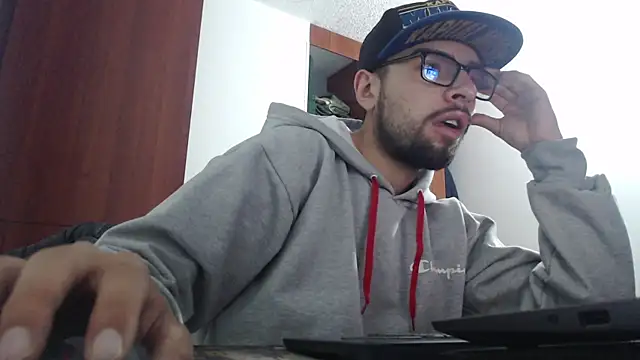 fvckolombianguyy online show from February 2025 05:03:02 AM