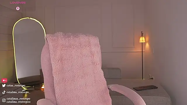 Snapshot of CATALINA_RESTREPO chatting on October 2025 02:56:01 AM CATALINA RESTREPO online show from October 2025 02:56:01 AM