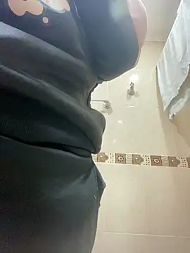 Fancyxlove online show from November 2025 12:34:01 PM