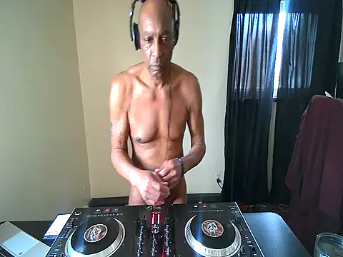 Snapshot of longdick4you8686 chatting on February 2025 08:07:02 PM longdick4you8686 online show from February 2025 08:07:02 PM