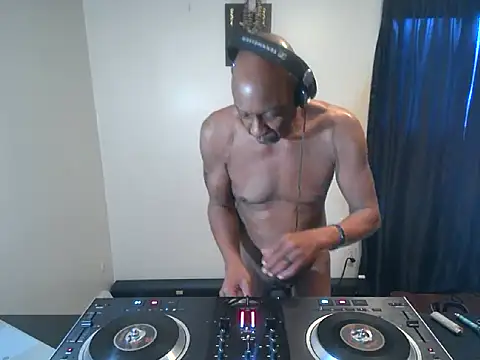 Snapshot of longdick4you8686 chatting on March 2025 11:34:02 PM longdick4you8686 online show from March 2025 11:34:02 PM