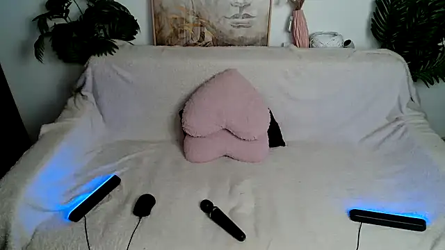 Snapshot of SEXY-GODDESabrina chatting on January 2025 04:02:01 AM SEXY-GODDESabrina online show from January 2025 04:02:01 AM