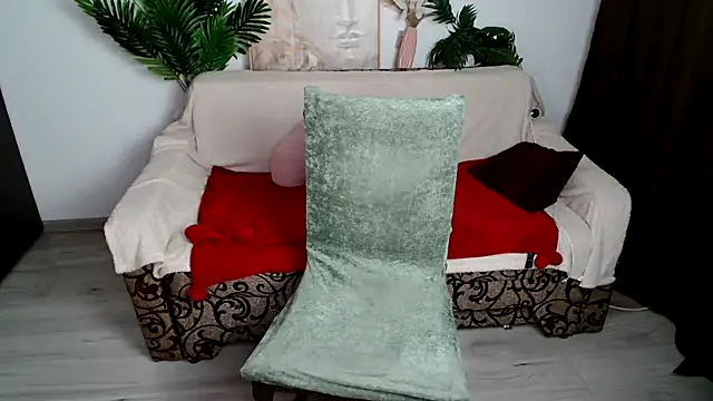 Snapshot of SEXY-GODDESabrina chatting on February 2025 04:27:01 AM SEXY-GODDESabrina online show from February 2025 04:27:01 AM