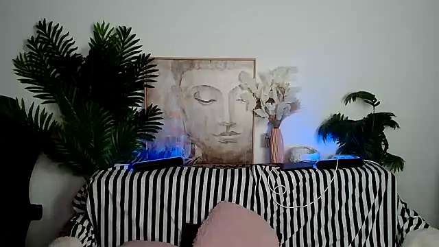 Snapshot of SEXY-GODDESabrina chatting on March 2025 02:16:01 AM SEXY-GODDESabrina online show from March 2025 02:16:01 AM