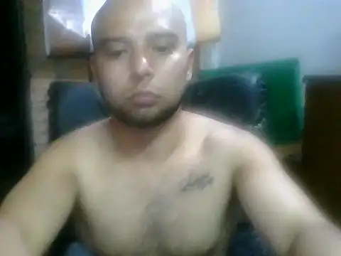 aisaac12 online show from May 2026 01:11:02 AM