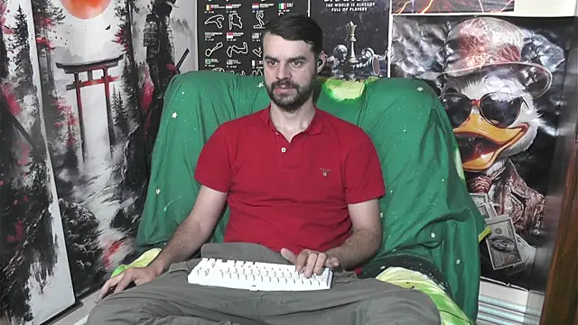 Snapshot of 00george chatting on April 2026 05:35:02 PM 00george online show from April 2026 05:35:02 PM