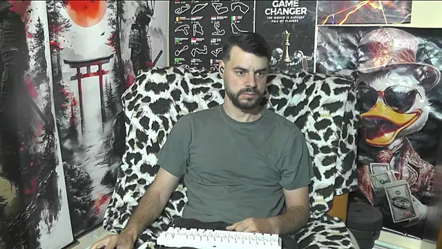 Snapshot of 00george chatting on April 2026 06:30:02 PM 00george online show from April 2026 06:30:02 PM