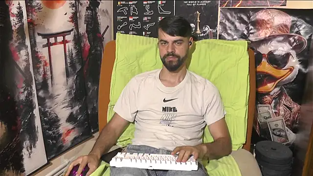 Snapshot of 00george chatting on June 2026 06:57:01 PM 00george online show from June 2026 06:57:01 PM