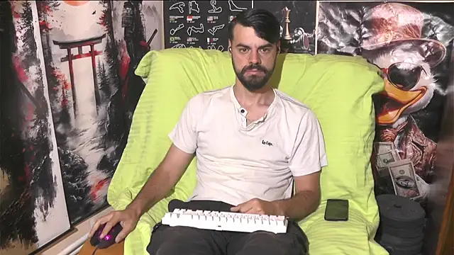 Snapshot of 00george chatting on June 2026 01:19:01 AM 00george online show from June 2026 01:19:01 AM