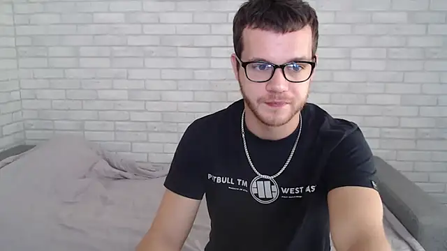 Snapshot of Alexxx_horny chatting on September 2025 07:57:01 AM Alexxx horny online show from September 2025 07:57:01 AM