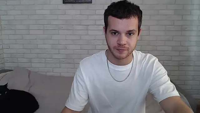 Snapshot of Alexxx_horny chatting on October 2025 06:33:01 AM Alexxx horny online show from October 2025 06:33:01 AM