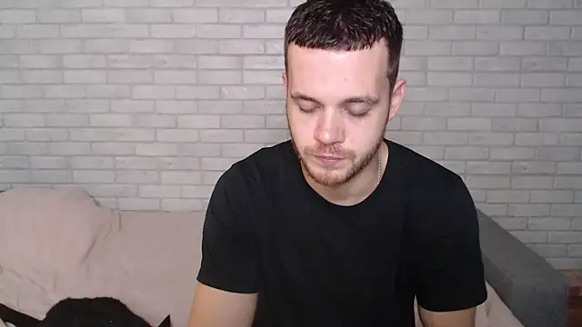 Snapshot of Alexxx_horny chatting on October 2025 08:00:02 AM Alexxx horny online show from October 2025 08:00:02 AM