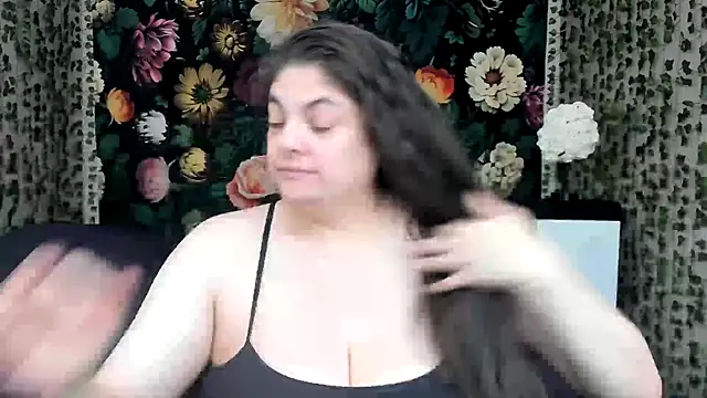 Snapshot of Exotic-Melons chatting on December 2024 11:31:02 PM Exotic-Melons online show from December 2024 11:31:02 PM